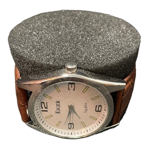 Men’s Watch EIGER E-Z Read Dial Watch Brown Leather Bracelet Vintage Wristwatch - Picture 3 of 8